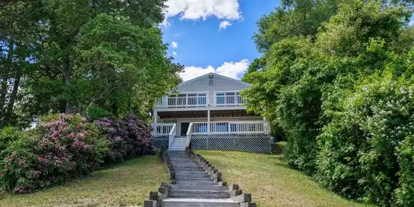 20 Pokonoket Rd