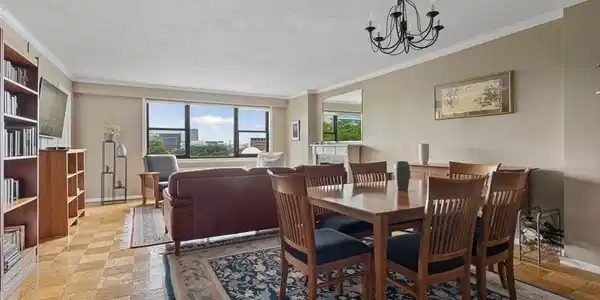 8 Whittier Pl