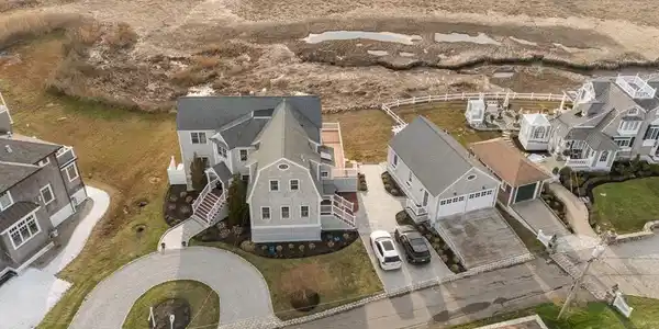 35 Bayberry Rd