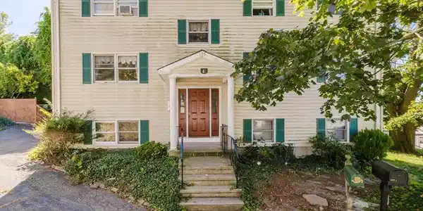 195 Crescent St