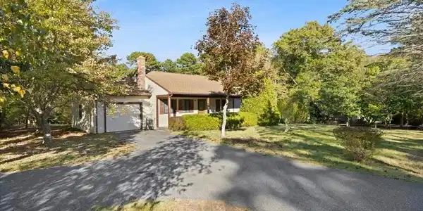 111 Clay Pond Rd
