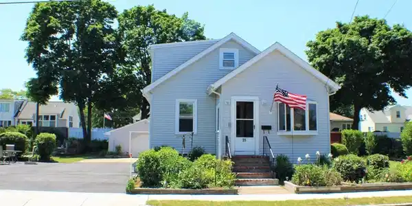35 Essex Street