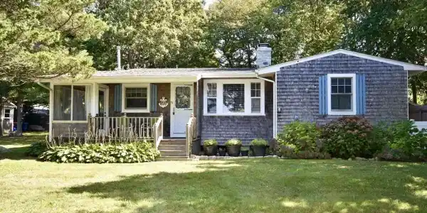 73 Balsam St