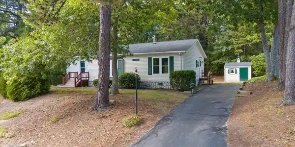 30 Barnfield Dr