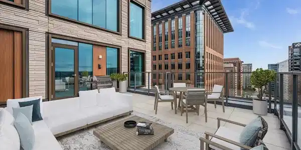 135 Seaport Blvd
