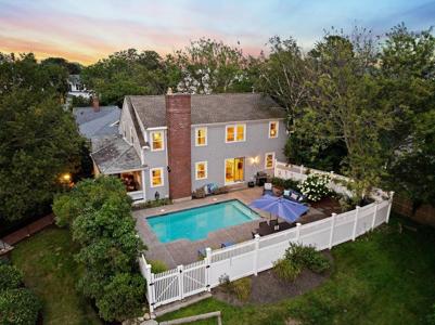11 Sunset Rd