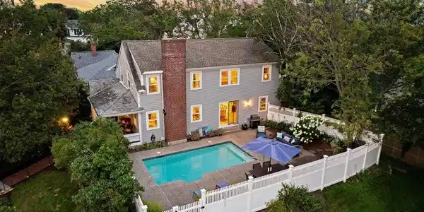 11 Sunset Rd