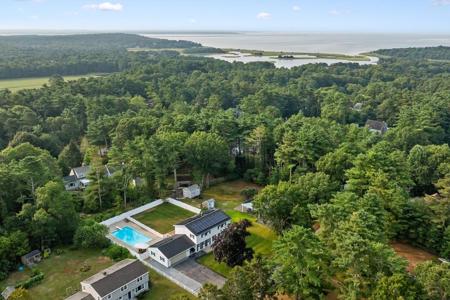 10 Dowd Ave