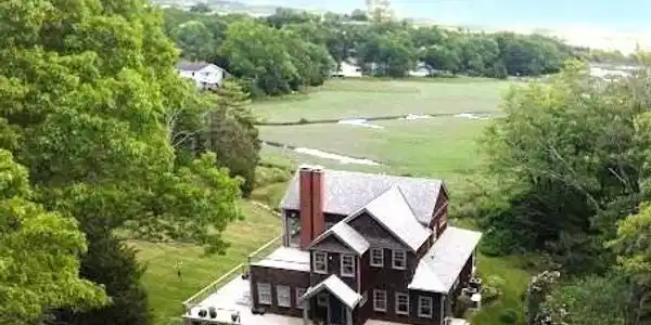 210 Damons Point Rd