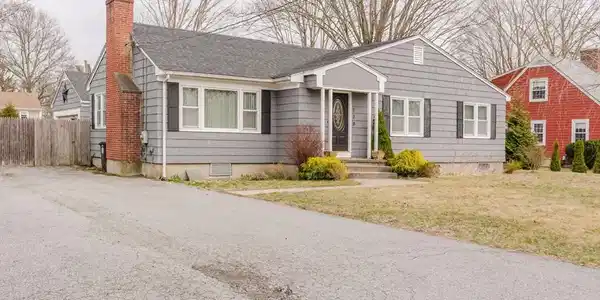 139 Maple Ave