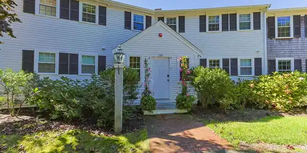 109 Misty Meadow Ln