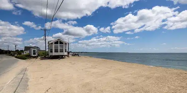 238/242 East Beach Rd