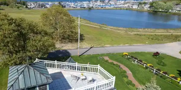 22 Greenleaf Avenue