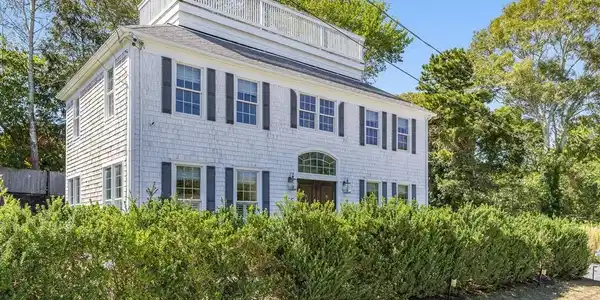 15 Sylvan Way