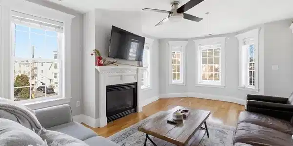 77 Baxter St