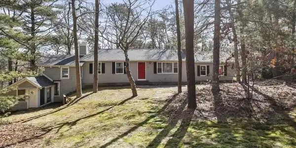 24 Little John Rd