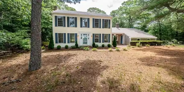 15 Heritage Drive