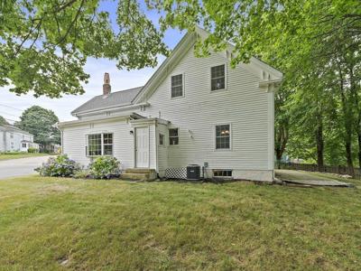 9 Crescent St