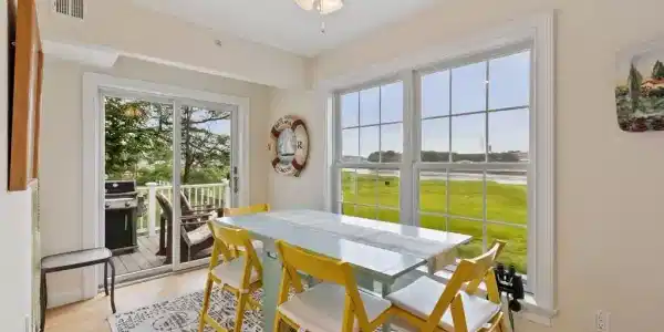 7 Essex Ave