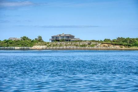 1 North Neck Road