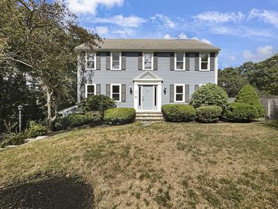 37 E Bay Ln