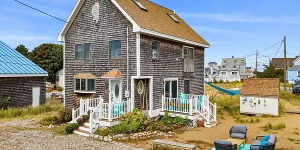 8 Harbor St