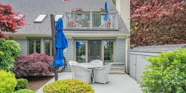 11 Overlook Ln