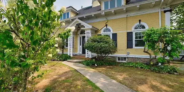 11 Doane Street