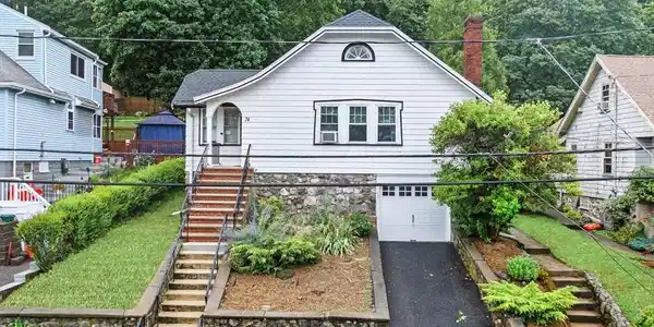 74 Prescott Ave