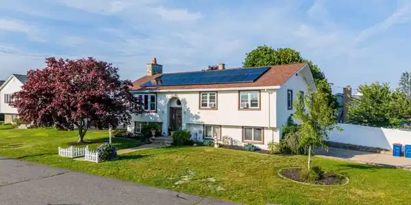 6 Lighthouse Ln