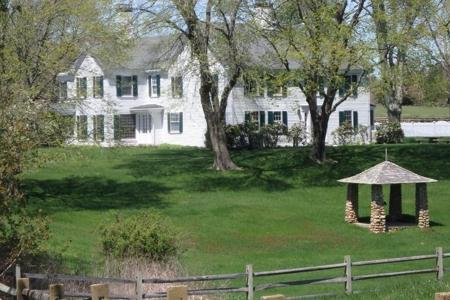 31 Lamberts Cove Rd