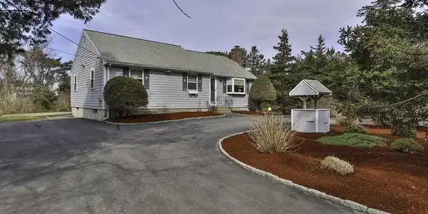 4 Barnes Ln