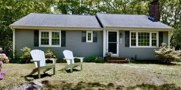 4 Spinnaker Ln