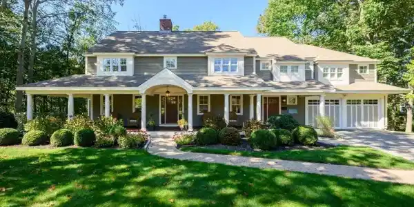 137 Fairoaks Ln