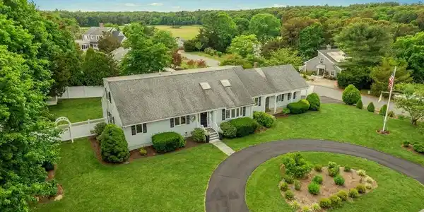 7 Oxford Dr