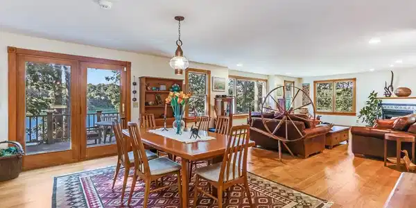 79 Lake Shore Drive
