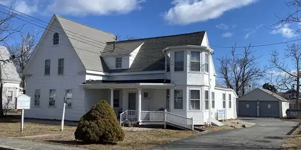 52 School St