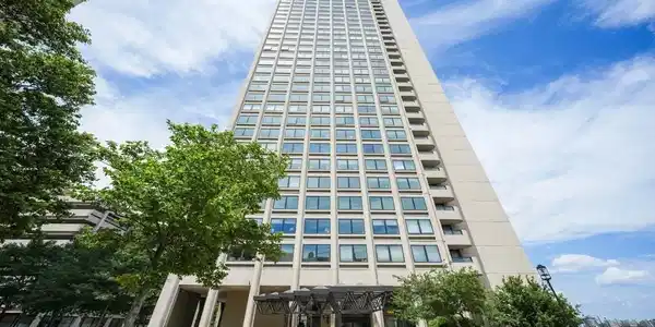 85 E India Row