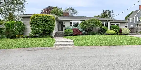64 Pond Street