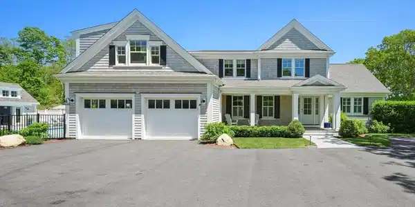 30 Collins Ln