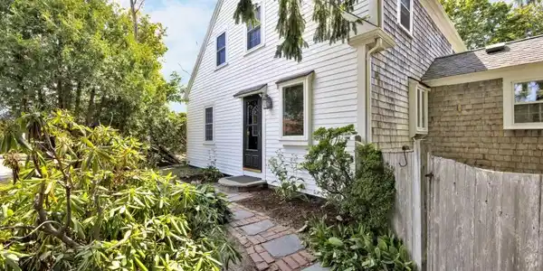 44 Stevens St