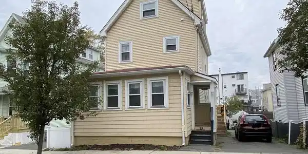28 Endicott Ave