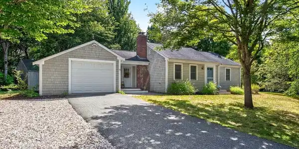 33 Captain William Arthur Rd