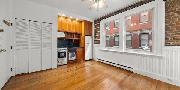 7 Unity St