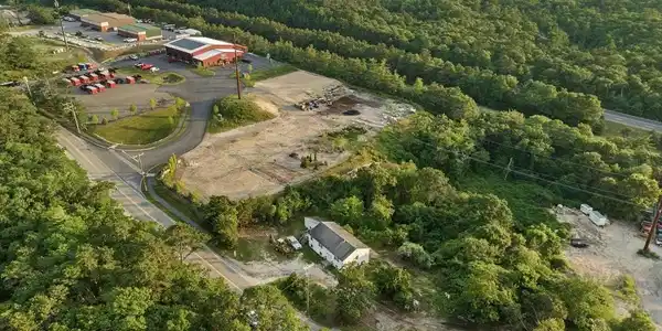 90-94 Hedges Pond Road