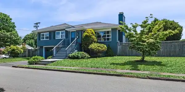 2 Arlyn Rd