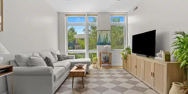 170 W Broadway