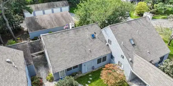 39 Grove Ln