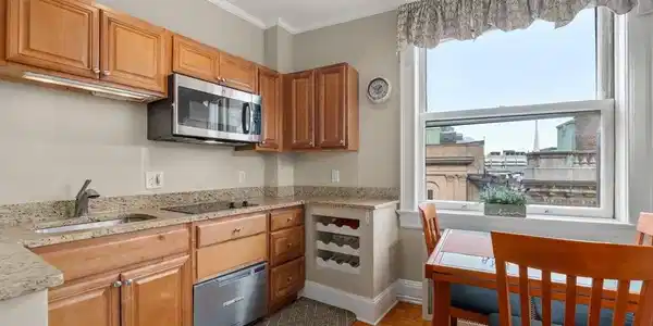 21 Beacon St