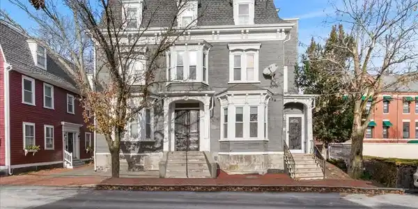 92 Essex Street